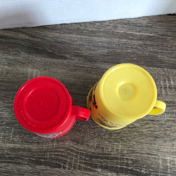 Vtg Plastic Advertising Mugs - Picture 10 of 11